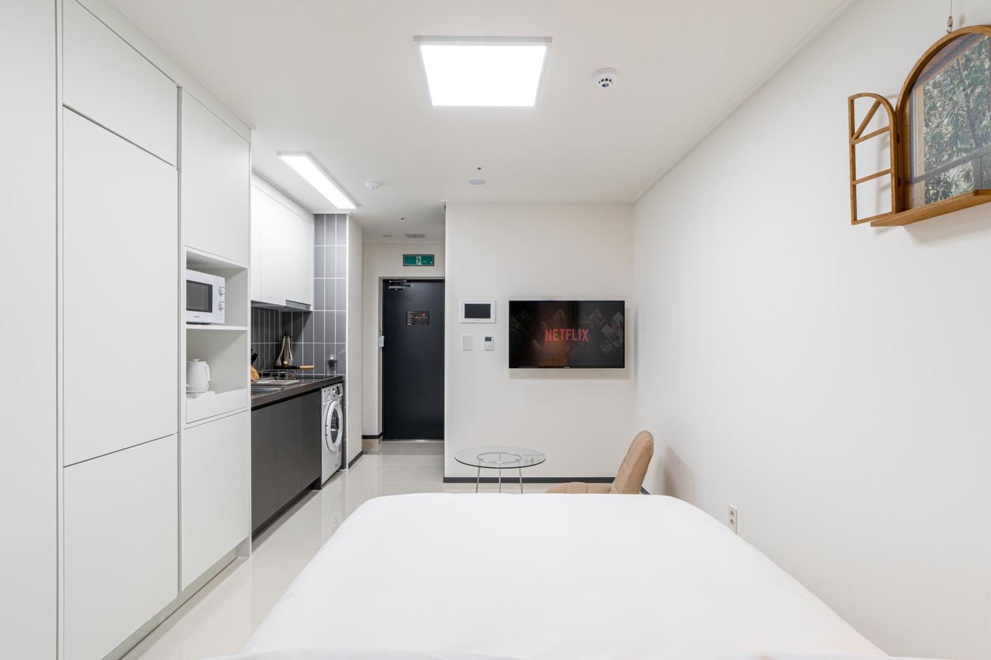 Urbanstay Cityhall Appartement Busan